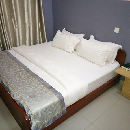 Ikotun Glorious Hotel & Suites מראה חיצוני תמונה