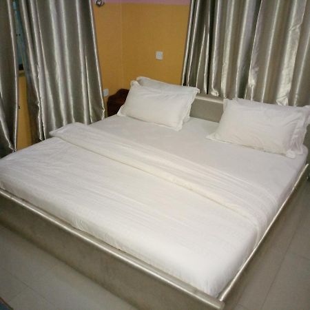 Ikotun Glorious Hotel & Suites מראה חיצוני תמונה
