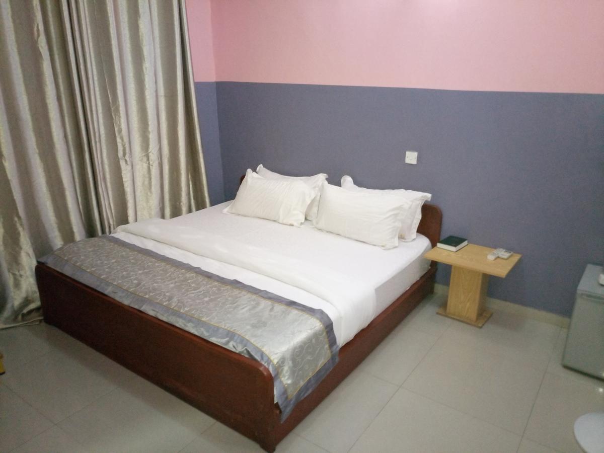 Ikotun Glorious Hotel & Suites מראה חיצוני תמונה