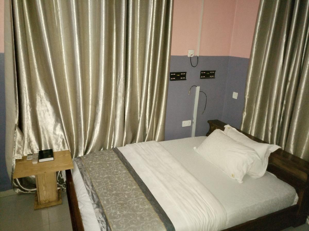 Ikotun Glorious Hotel & Suites מראה חיצוני תמונה