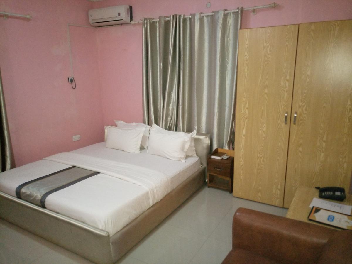 Ikotun Glorious Hotel & Suites מראה חיצוני תמונה