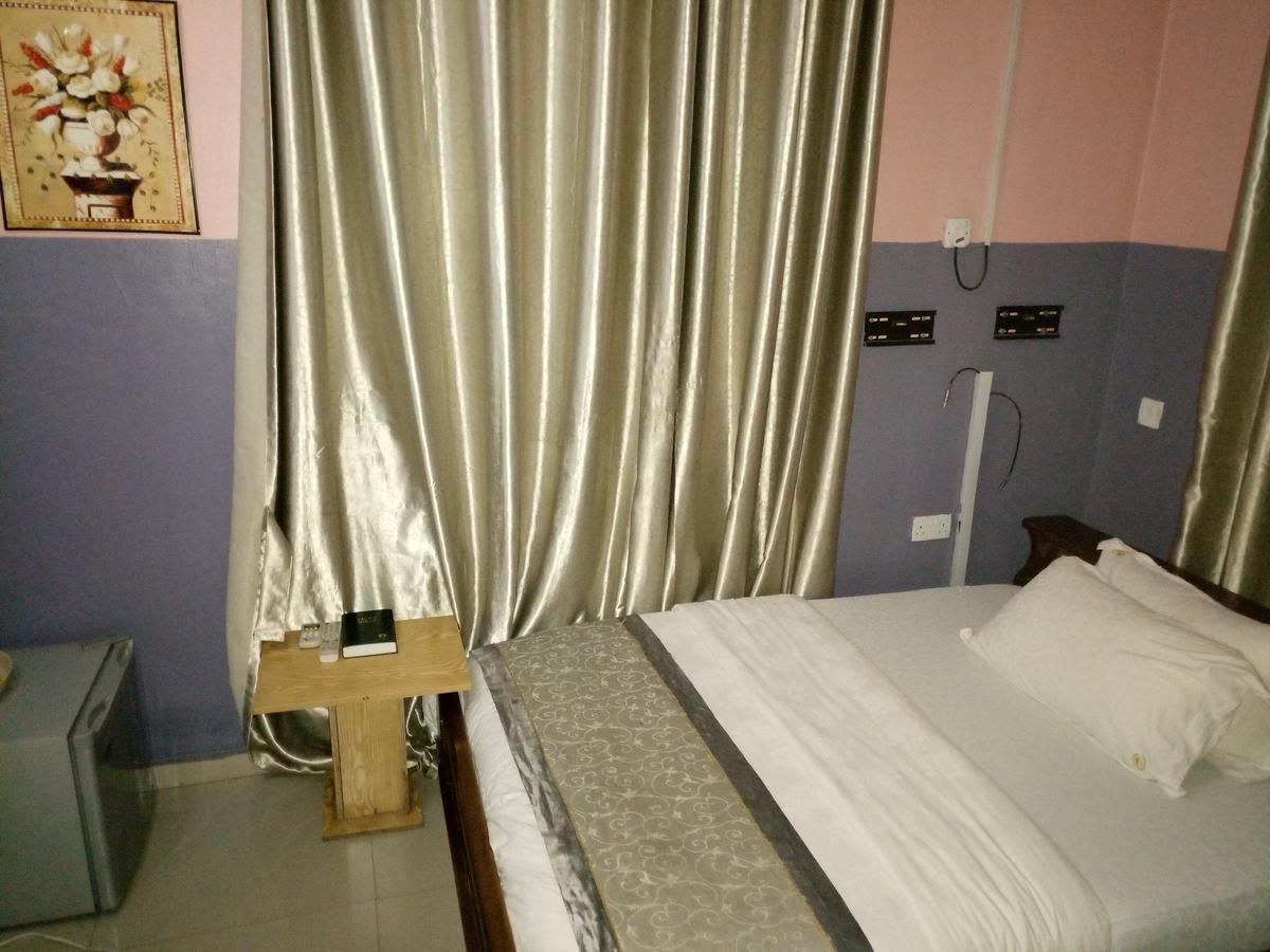 Ikotun Glorious Hotel & Suites מראה חיצוני תמונה