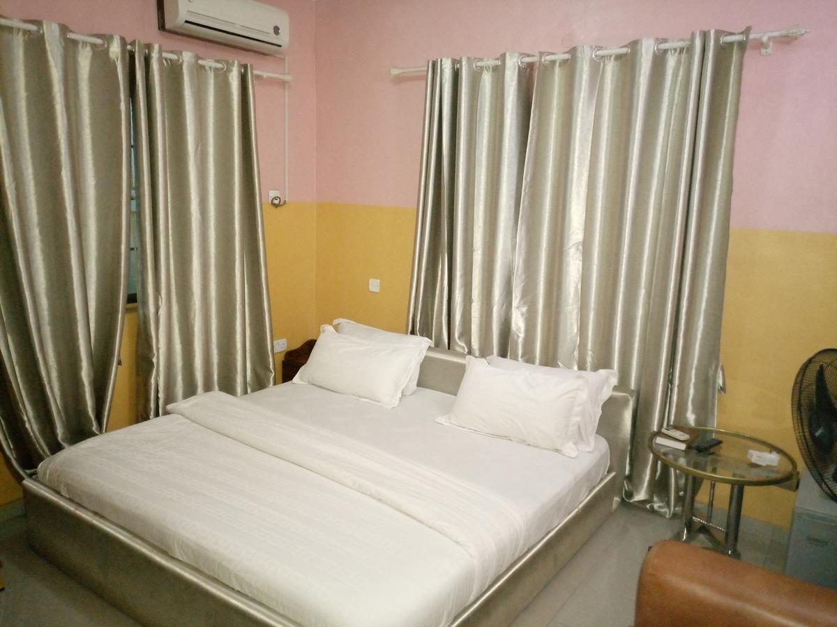 Ikotun Glorious Hotel & Suites מראה חיצוני תמונה
