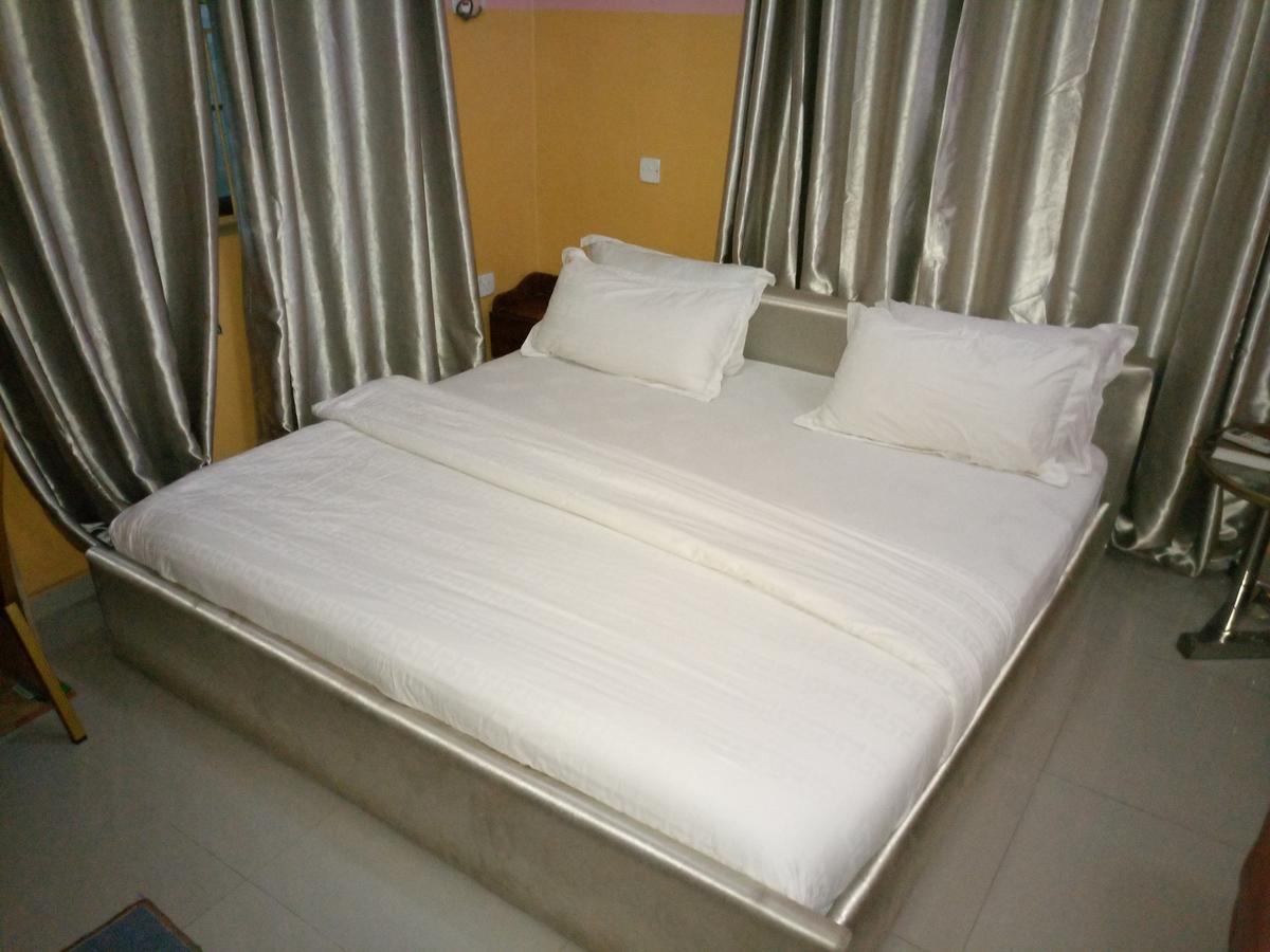 Ikotun Glorious Hotel & Suites מראה חיצוני תמונה